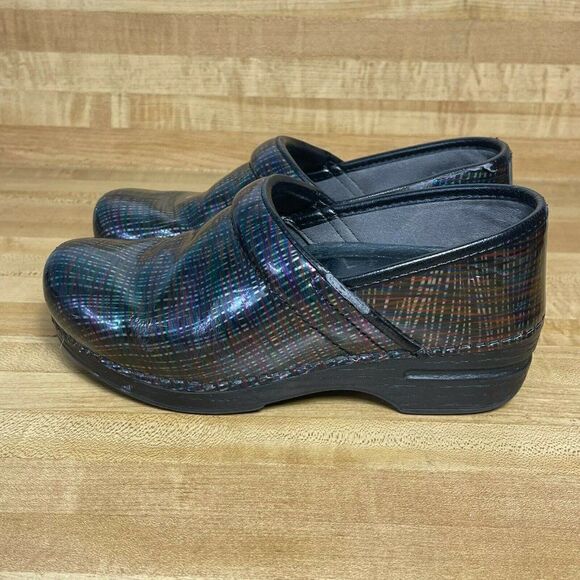 Dansko Womens Slip On Patent Leather Comfort Clog Shoes Multicolor Size US 5.5 - Picture 3 of 7